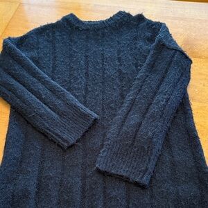 TopShop Black Sweater SZ 4-6 in Black, so soft & fuzzy! New/Never Worn in Black